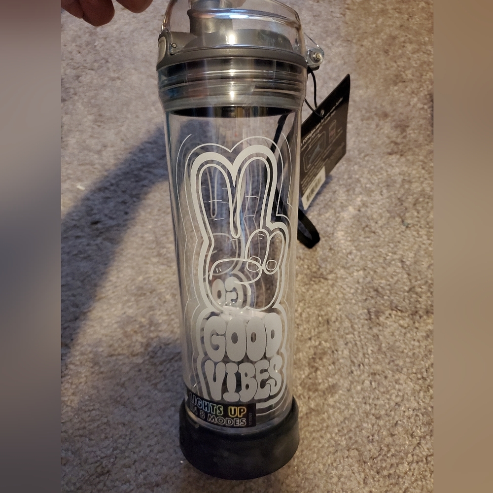 NWT 22oz Pop Lights "Good Vibes" Water Bottle